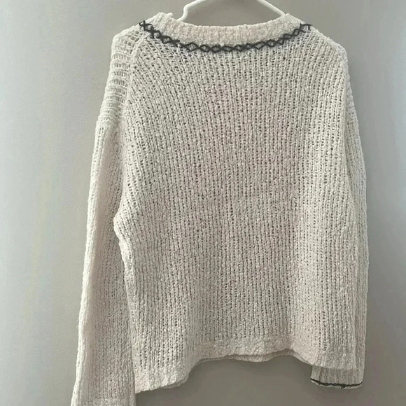 Vince Cream Knit Sweater with Black Trim - Picture 5 of 9